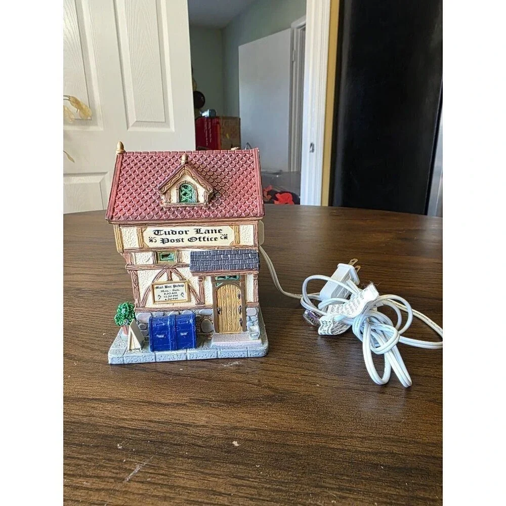 Lemax 2013 Tudor Lane Post Office Caddington Village #35519 Stamps Mail Box Rare
